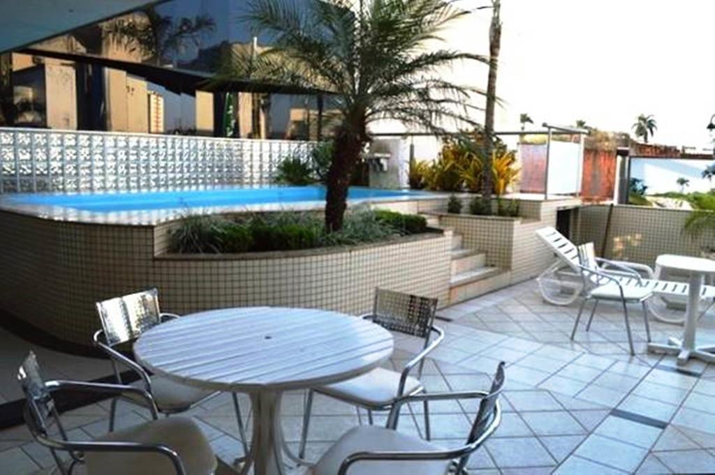 Hotel Monte Rey Montes Claros Extérieur photo