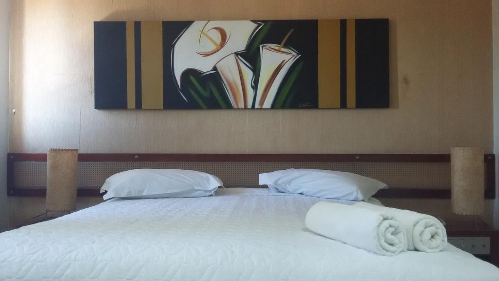 Hotel Monte Rey Montes Claros Extérieur photo