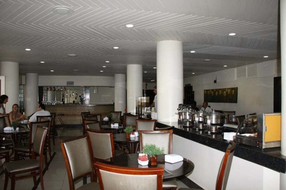 Hotel Monte Rey Montes Claros Extérieur photo
